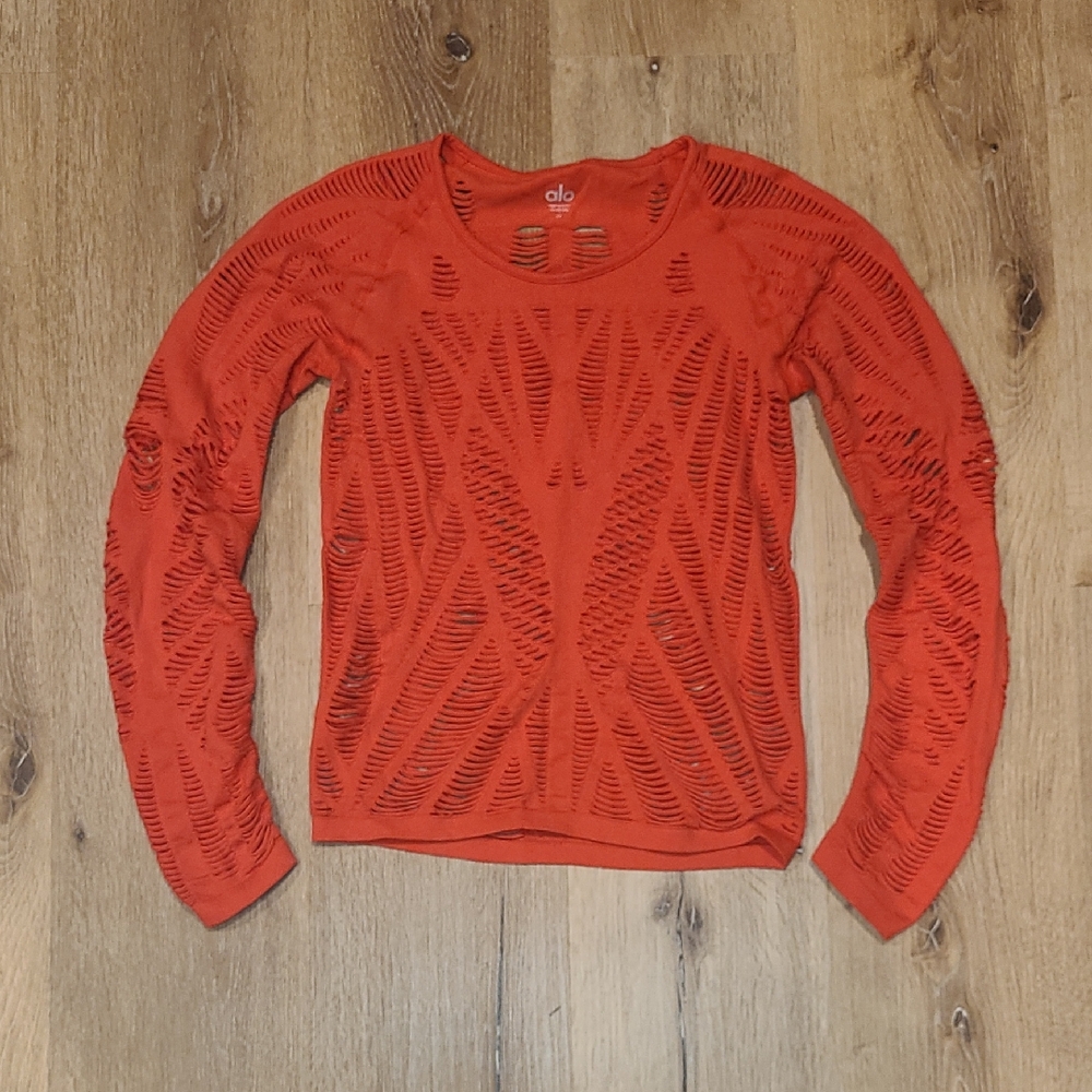 ALO Yoga Long Sleeve Cutout Top in Coral